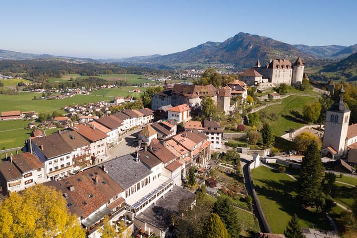 Geneva to Gruyères: Chocolate, Wine & Cheese Day Trip to Lavaux and Broc photo 5