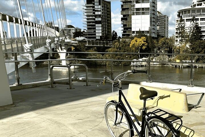 Brisbane Riverside Bike Tour: 2-Hour Scenic Ride with Local Guides photo 4