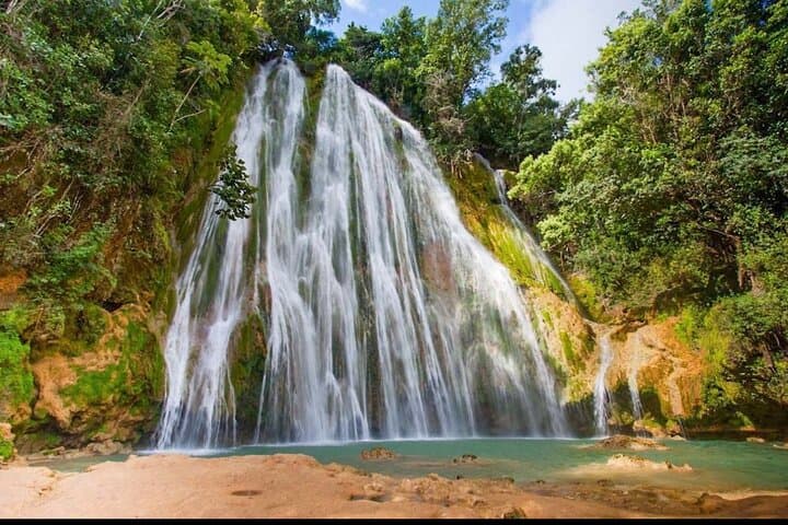 Full-Day Samaná Adventure: Cayo Levantado, Horseback to El Limón Waterfall