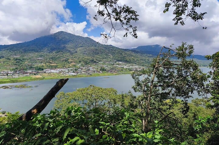 North Bali Nature & Heritage Day Tour — Ulun Danu, Waterfalls, Twin Lakes & Jatiluwih photo 3