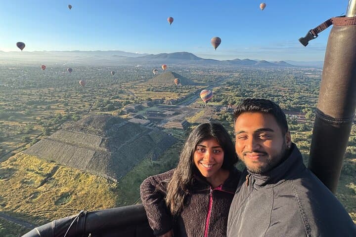 Sunrise Balloon Over Teotihuacan with Cave Breakfast at La Gruta photo 3
