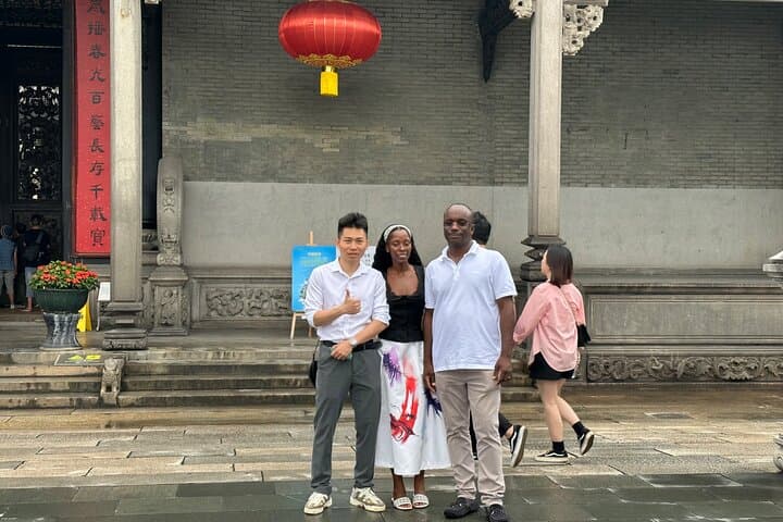 Private Guangzhou Local Guide — Full-Day Personalized Tours of Shamian, Lychee Bay & Huacheng