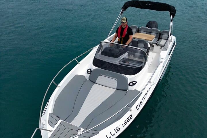 Self-Drive Karnic SL742 Speedboat Rental to Blue Lagoon (Paphos)