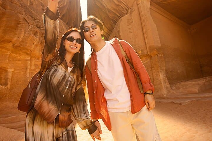 Full-Day Al Ula Private Tour from Madinah: Hegra (Madain Saleh) & Elephant Rock