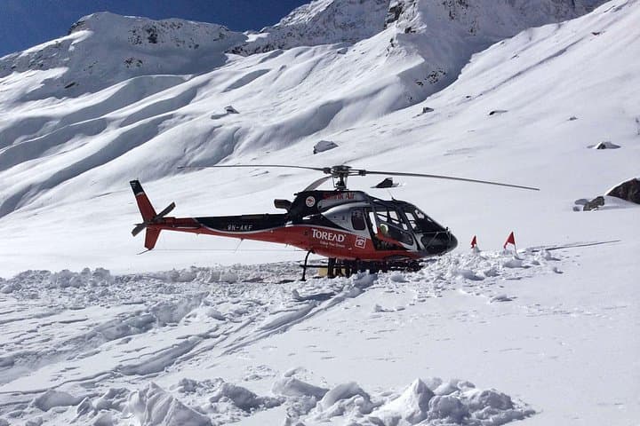 Private Everest Helicopter Tour to Kala Patthar with Hotel Everest View Breakfast photo 2