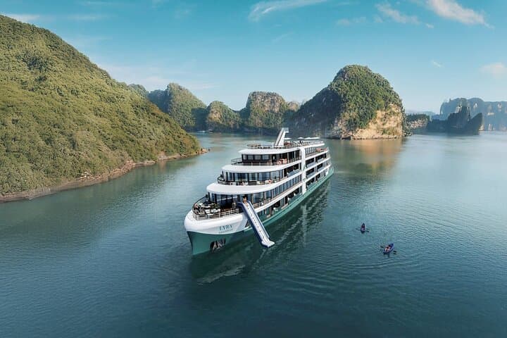 Lyra Grandeur 3-Day Luxury Halong and Lan Ha Bay Cruise from Hanoi
