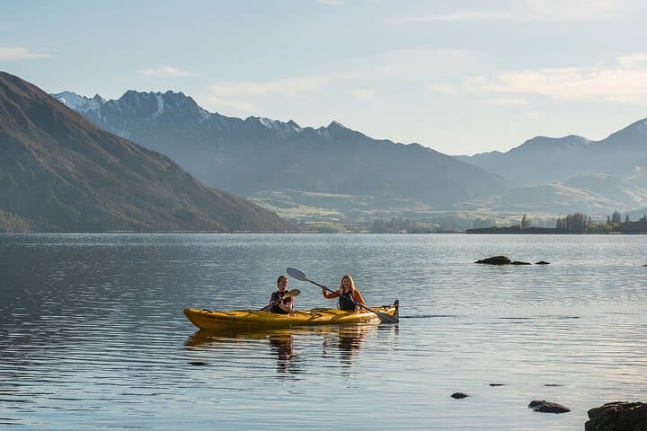Glide Lake Wanaka: Roy's Bay 7km Guided Kayak Tour photo 6