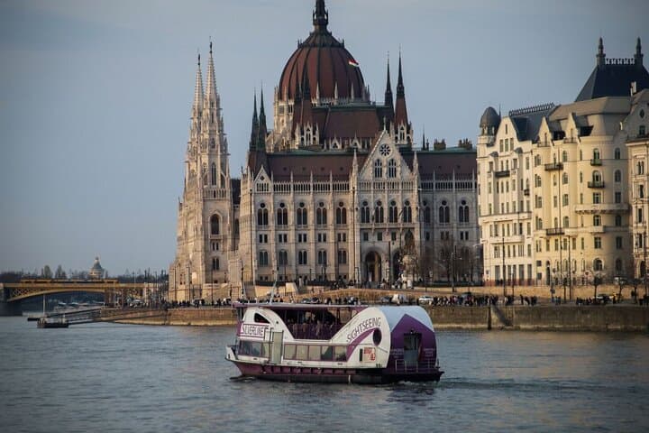Unlimited Booze Cruise on the Danube: 60-Minute Evening Sightseeing in Downtown Budapest photo 3