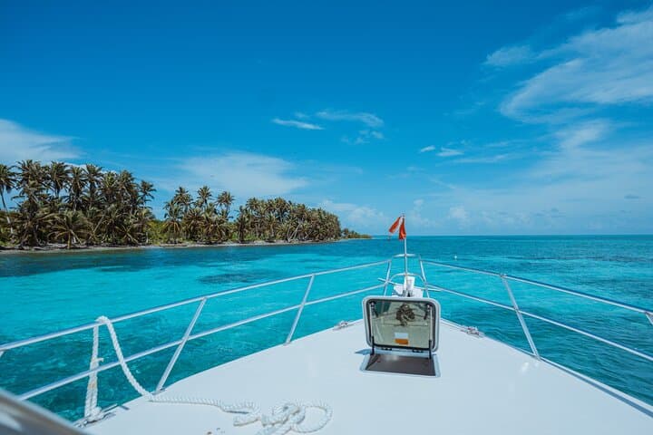 Great Blue Hole Belize: Full-Day 3-Tank Dive at Lighthouse Reef Atoll photo 3