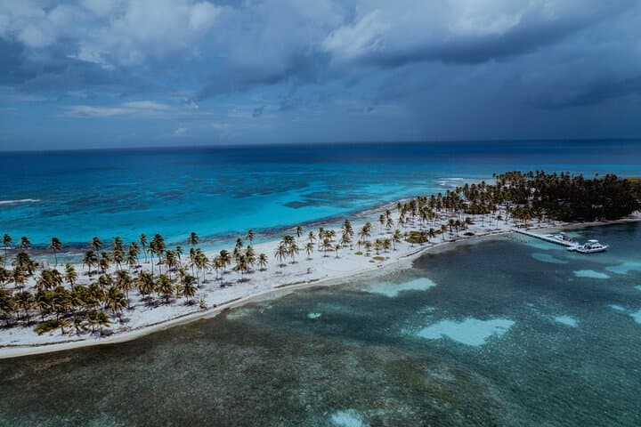 Great Blue Hole Belize: Full-Day 3-Tank Dive at Lighthouse Reef Atoll photo 4