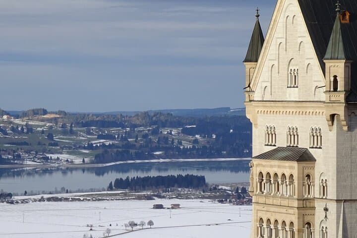 Neuschwanstein Skip-the-Line & Alpine Villages: Private Day Tour from Munich