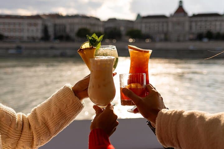 Sunset Cocktail Cruise on the Danube: Budapest Night Views & Drinks photo 6