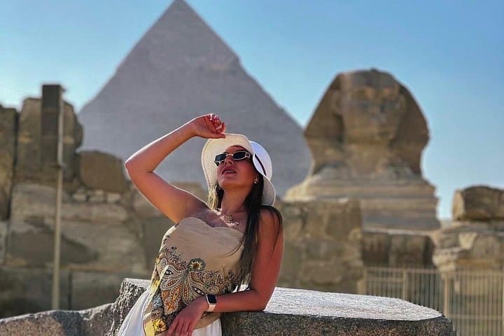 Private Pyramids Photo Tour at Giza with Professional Photographer photo 5