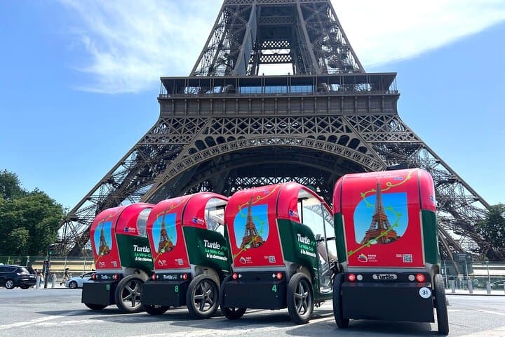 Electric Rickshaw Tour of Paris: Private 3-Hour Eco Sightseeing