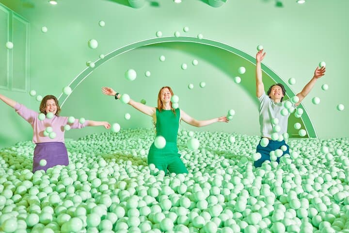 Color Factory Chicago Tickets — Immersive Color Experience in Willis Tower photo 2