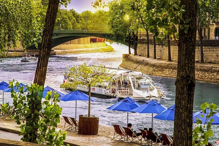 Batobus Seine River Hop-On Hop-Off: Scenic Paris River Cruise Ticket photo 3