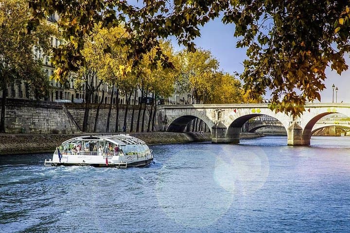 Batobus Seine River Hop-On Hop-Off: Scenic Paris River Cruise Ticket photo 4