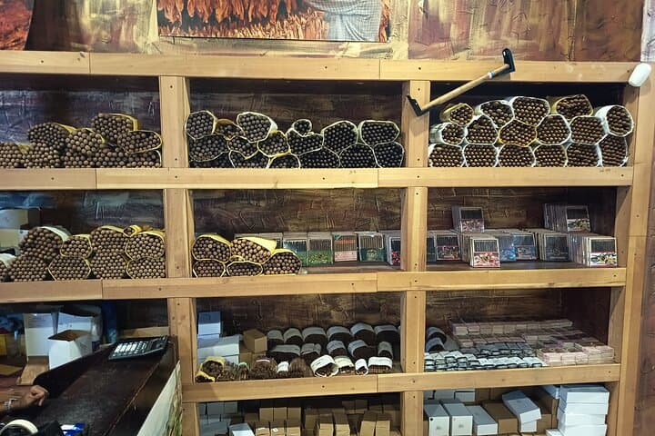 Souvenirs of Rancho Real Cigars: Authentic Dominican Crafts in Punta Cana photo 1