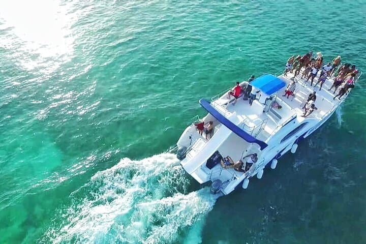 Half-Day Party Boat & Snorkel Adventure in Punta Cana — Catamaran, Open Bar & Natural Pool photo 5