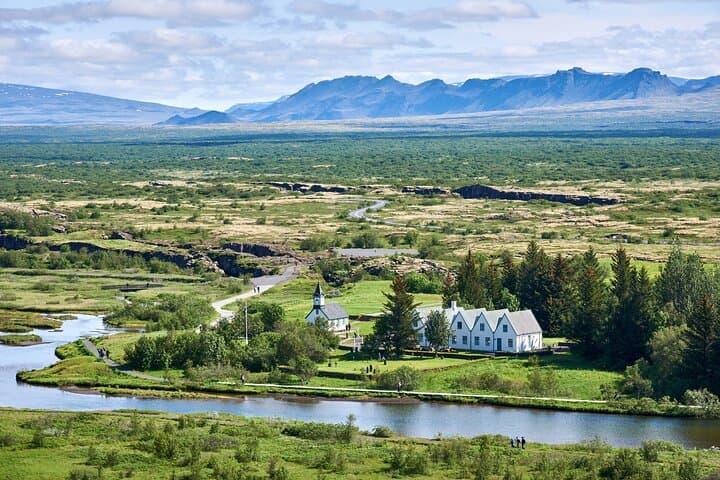 Golden Circle Day Trip: Þingvellir, Geysir, Gullfoss & Laugarás Lagoon photo 5