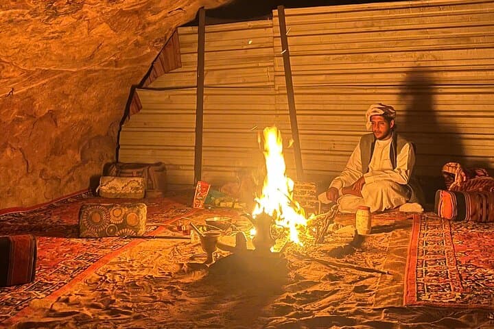 Full-Day Wadi Rum Jeep Tour and Bedouin Cave Overnight photo 4