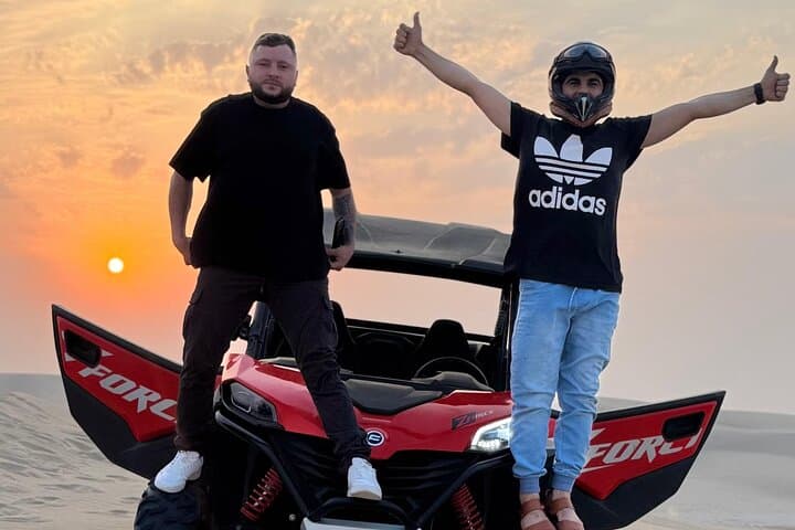 Sunrise to Stars: Doha Desert Safari & Sandboard Experience