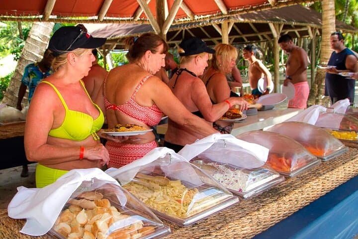 Full-Day Saona Island Cruise: Catamaran, Natural Pool & Beach Time photo 4