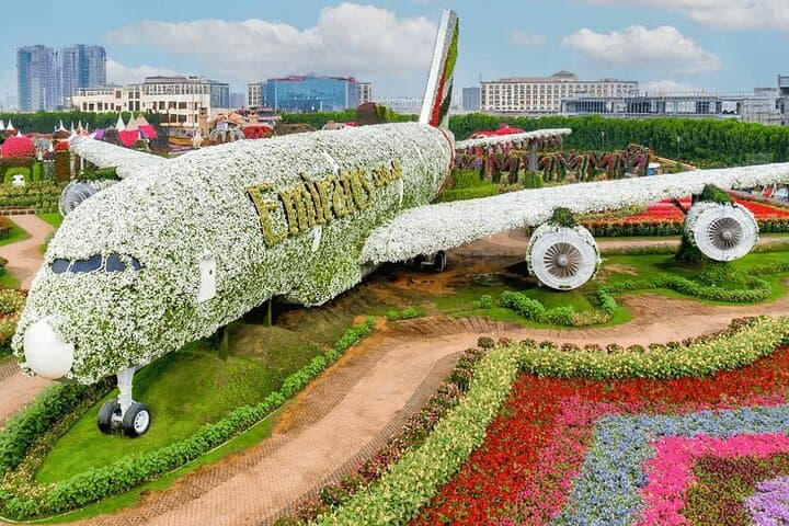Dubai Miracle Garden & Global Village: Evening Tour with Transfers