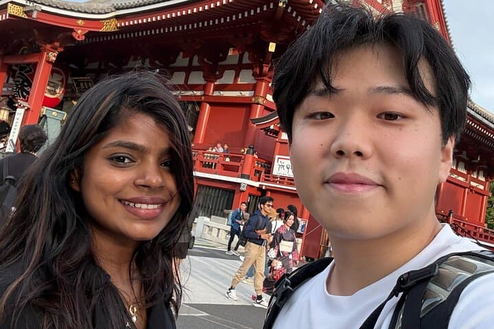 Asakusa Walking Tour with Local Guide & Photographer — Explore Old Tokyo