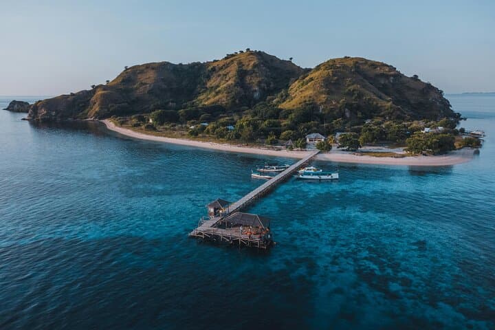 3 Days in Flores: Padar Viewpoint, Komodo Dragons & Pink Beach photo 2