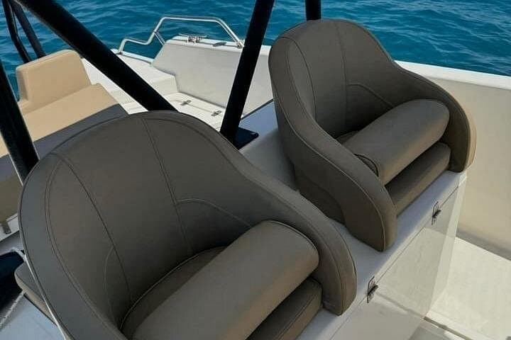 Self-Drive Luxury Aqua 25 Speedboat Rental to Akamas Blue Lagoon photo 4