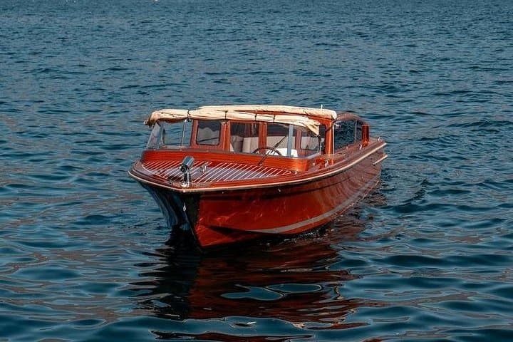 Lake Como Classic Wooden Boat Tour: 1-Hour Luxury Cruise from Como photo 3