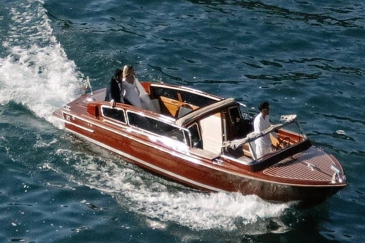 Lake Como Classic Wooden Boat Tour: 1-Hour Luxury Cruise from Como photo 1