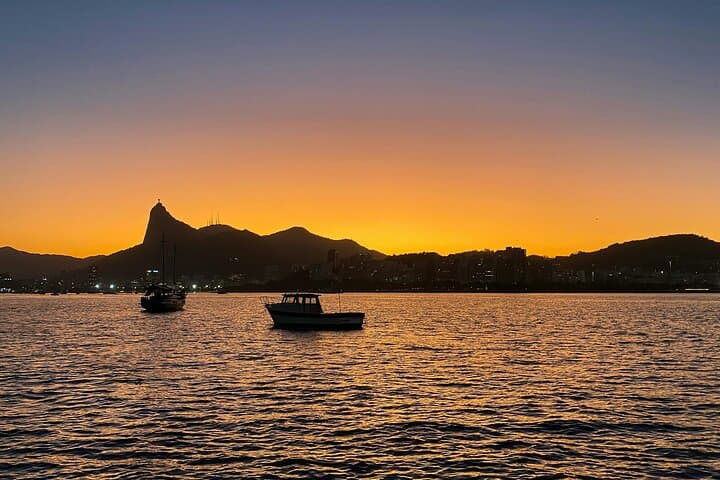 Sea Kayaking from Urca: Paddle Past Sugarloaf & Forte da Laje in Rio de Janeiro photo 4
