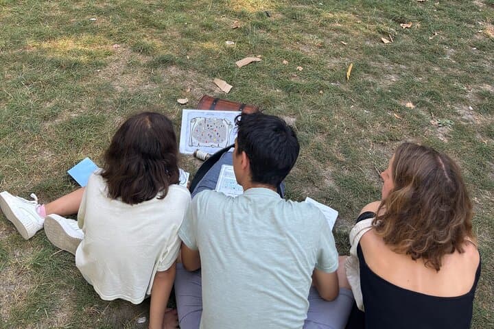 Paris Treasure Hunt Along the Seine: From Louvre to Eiffel Tower