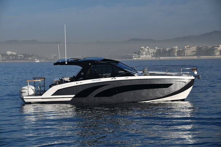 Private 38ft Yacht Charter in Cabo San Lucas — Custom Cruise to El Arco photo 6