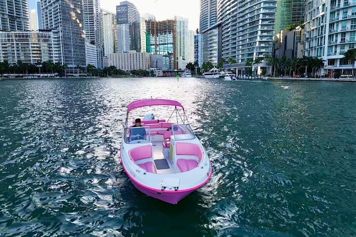 Miami Private Boat Rental for 10 — 2–4 Hour Biscayne Bay Charter