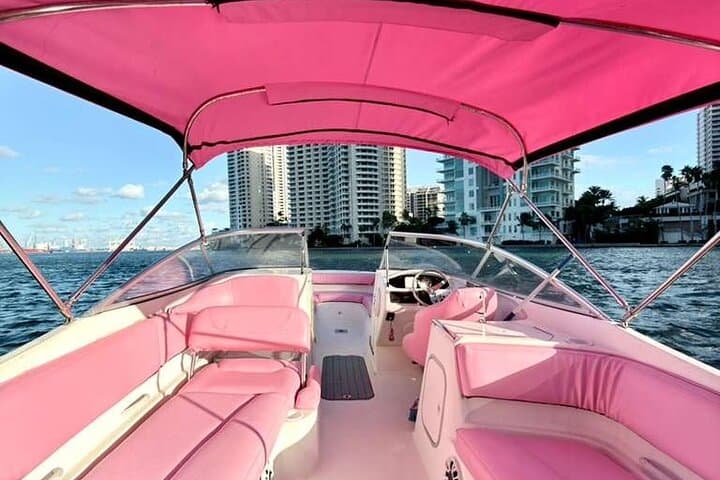 Miami Private Boat Rental for 10 — 2–4 Hour Biscayne Bay Charter photo 2