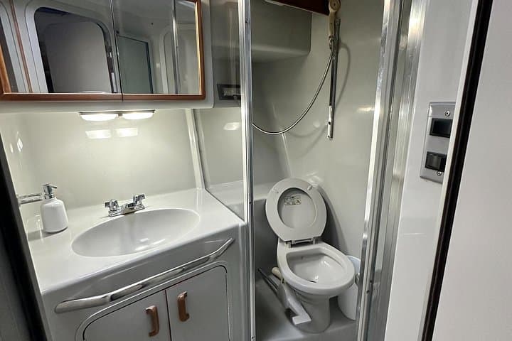 46-Foot Private Yacht Charter in Miami — Half- and Full-Day Coastal Rentals photo 3