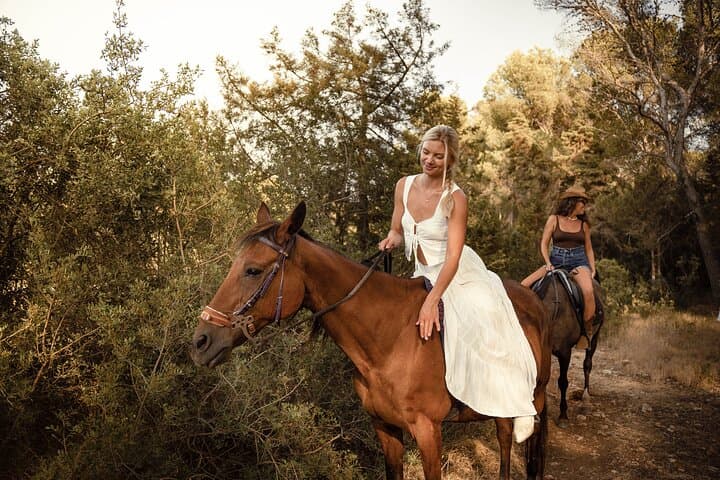 Horseback Riding Through Bucelas Vineyards with Wine Tasting — Private Tour from Lisbon photo 5