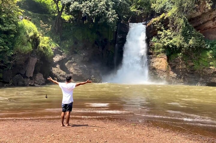 Goa Harvalem Waterfall & Spice Plantation: Full-Day Private Tour from Panaji