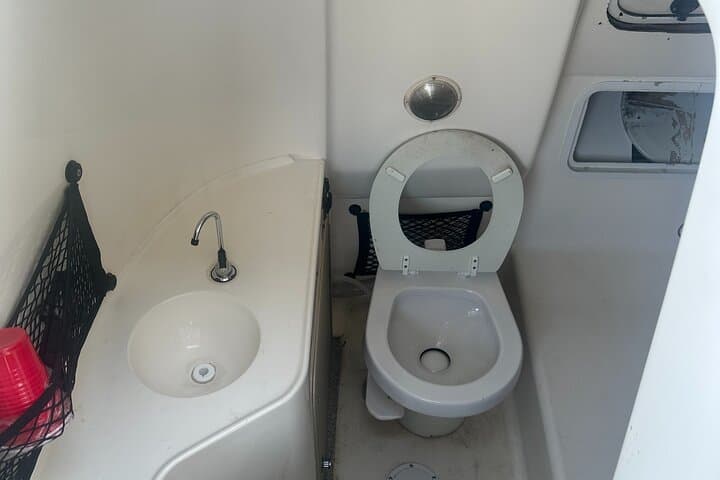 Private Boat Rental in Miami for 10: Bay Cruises, Island Stops & Practical Tips photo 2