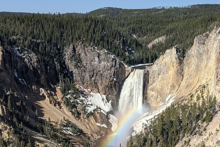 Yellowstone in a Day: Private Guided Tour from West Yellowstone