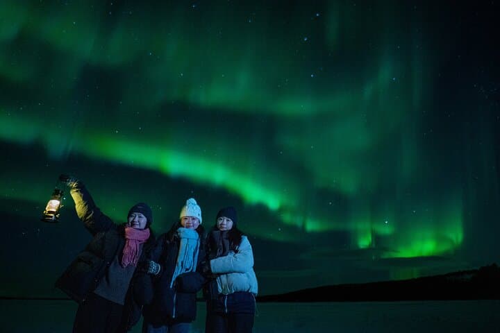 Rovaniemi Private Northern Lights Hunt — VIP Van Aurora Photography