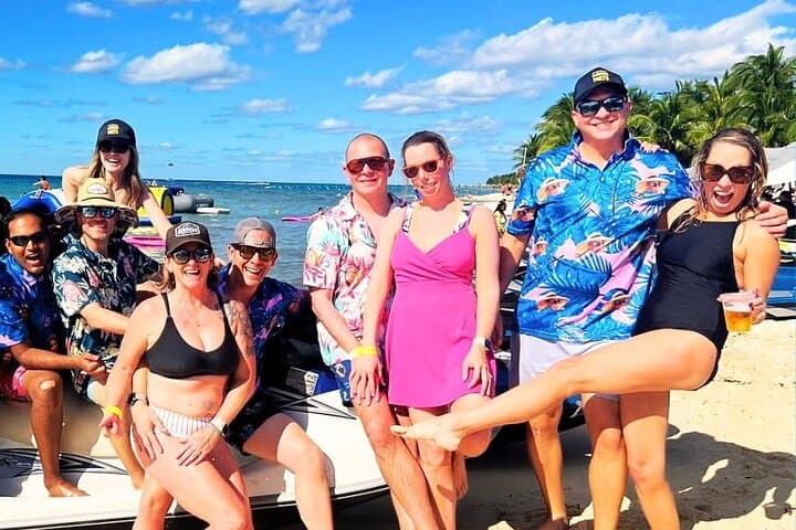 San Francisco Beach Club Day Pass Cozumel — Snorkel, Kayak & Inflatable Water Park photo 4