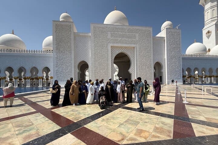 Abu Dhabi Private Day Tour from Dubai: Grand Mosque, Qasr Al Watan & Corniche photo 3