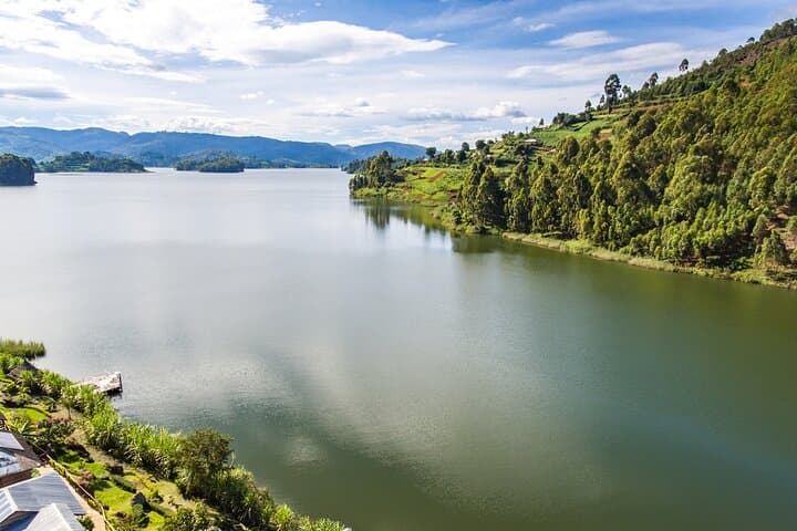 3-Day Bwindi Gorilla Trekking & Lake Bunyonyi Fly-In Safari photo 6