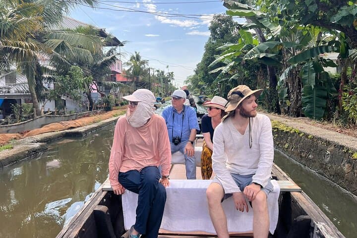 Alleppey Serene Canals Tour — Shikkara Cruise, Canoe Ride & Kerala Sadhya photo 6