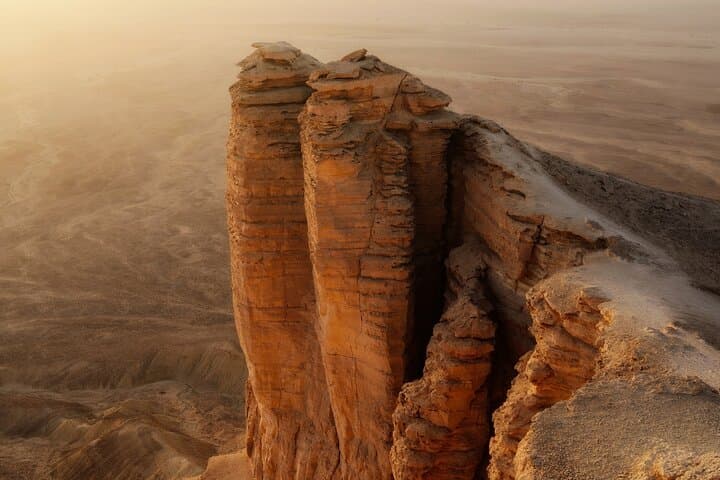 Edge of the World: Tuwaiq Trail Sunset Hike From Riyadh