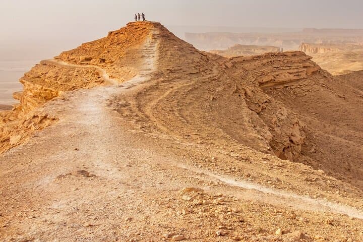 Edge of the World: Tuwaiq Trail Sunset Hike From Riyadh photo 2